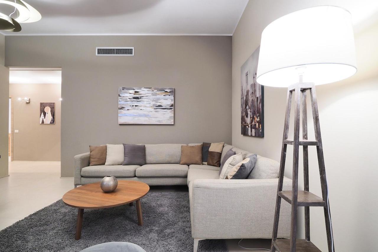 Contempora - Cavallotti 13 - B31 * Milán